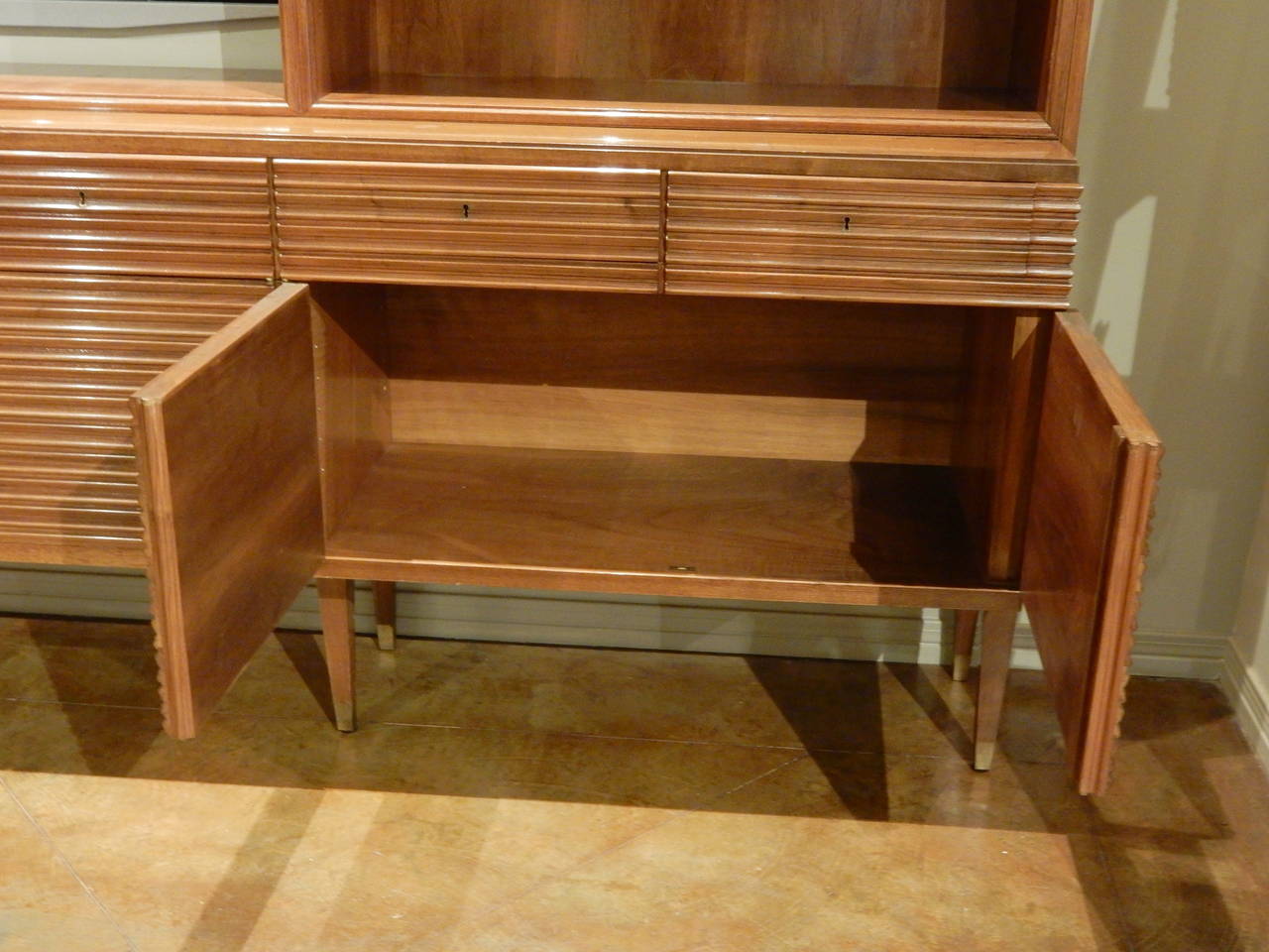 Italian Mid-Century Modern Walnut Bookcase Cabinet For Sale 3