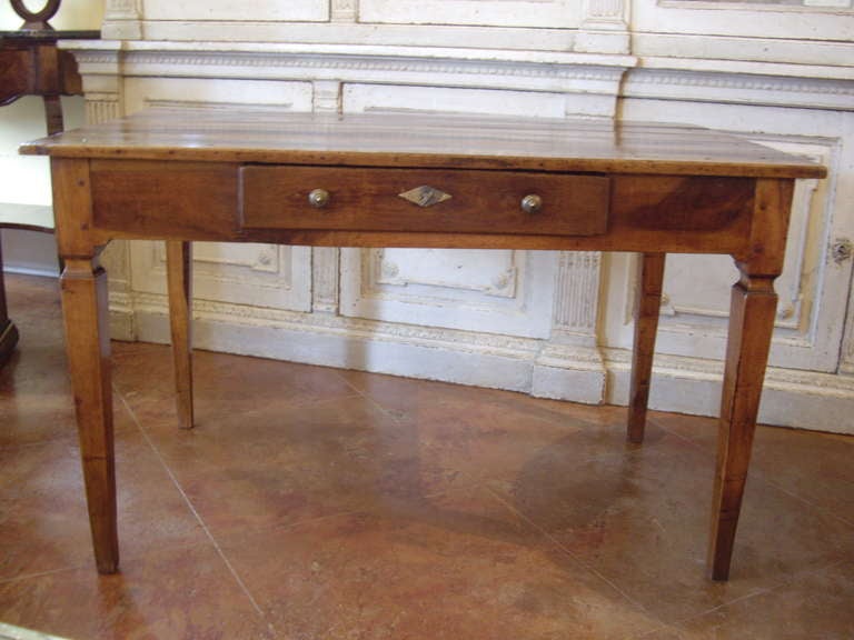 18/19th c French Prov. walnut table In Excellent Condition In New Orleans, LA