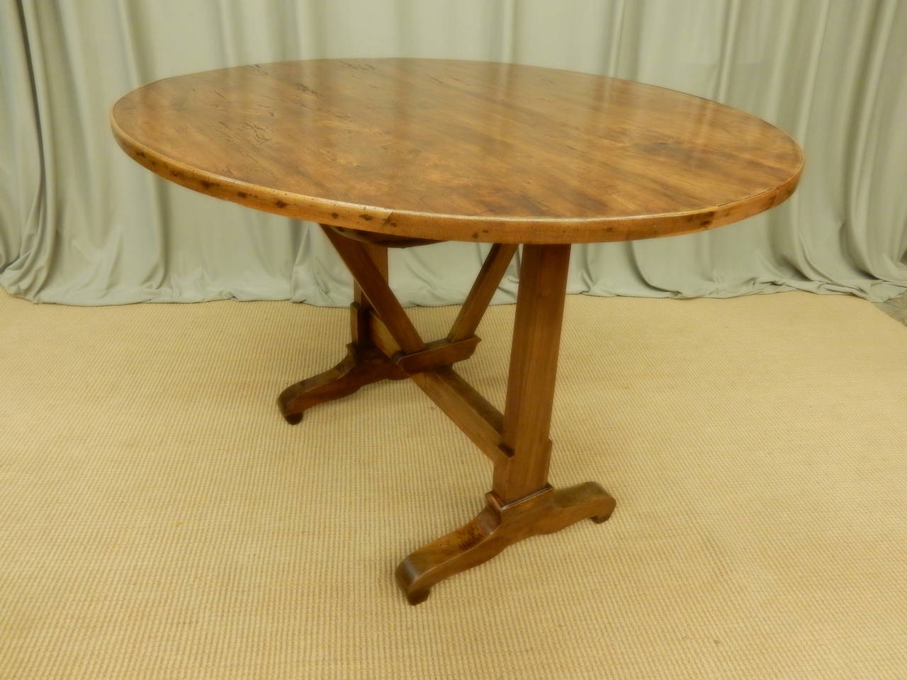 Walnut Early 19th century French Provincial Wine Table For Sale