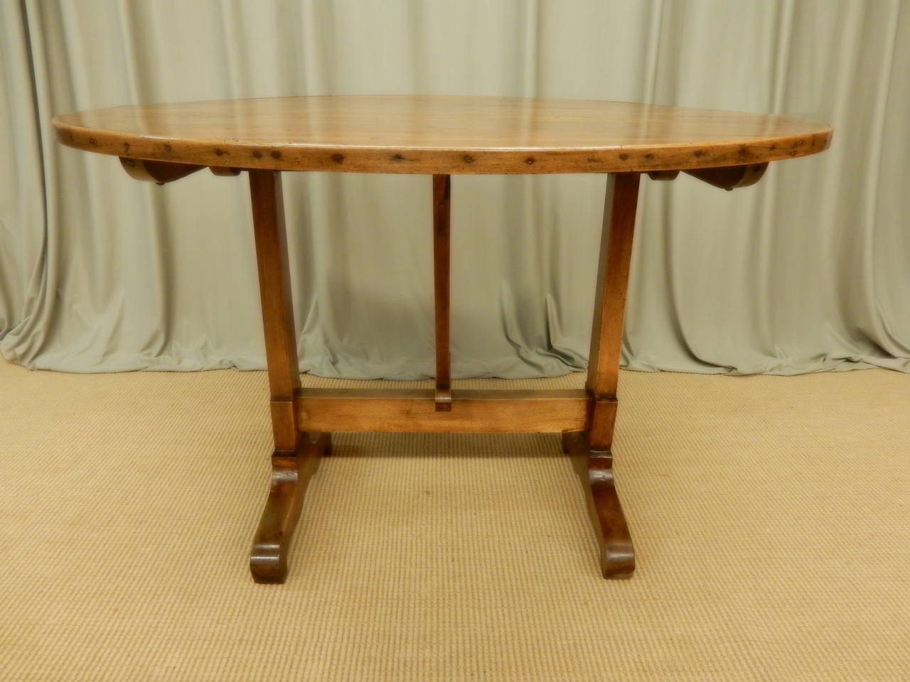 Early 19th century French Provincial Wine Table For Sale 2