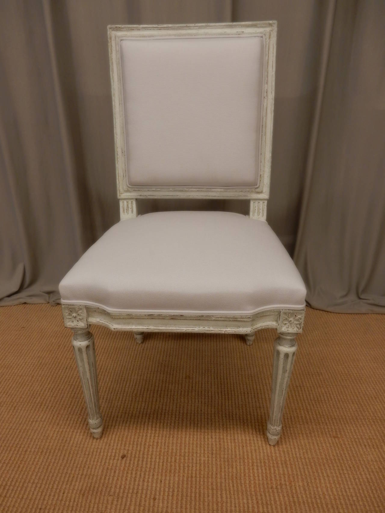French Set of 8 Louis XVI style painted dining chairs For Sale