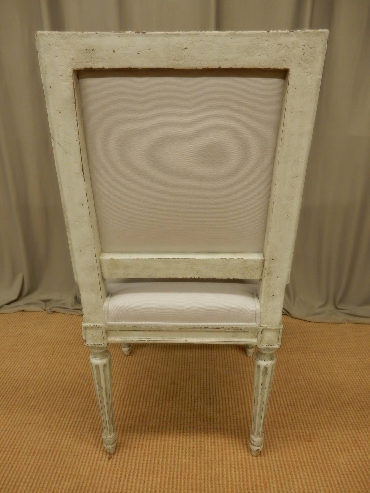 Set of 8 Louis XVI style painted dining chairs In Good Condition For Sale In New Orleans, LA
