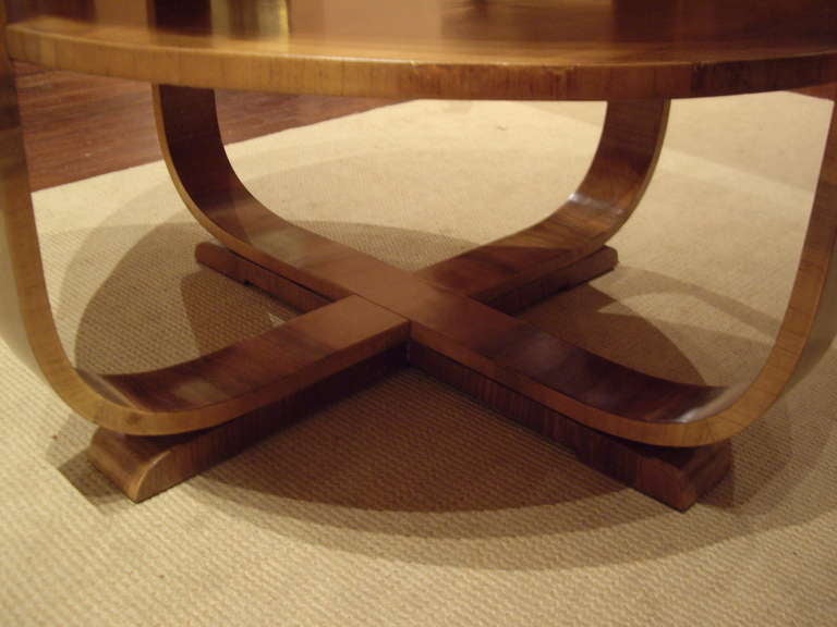 Table ronde Art Déco en noyer 2