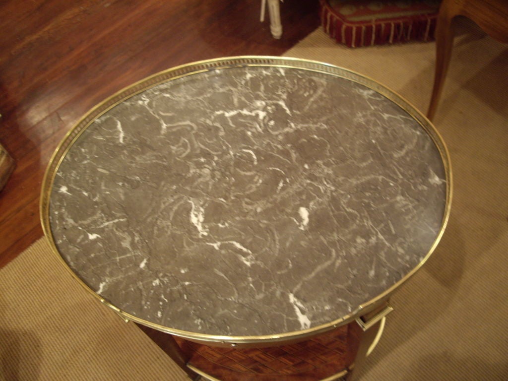 Oval inlaid Louis XVI side table In Excellent Condition In New Orleans, LA