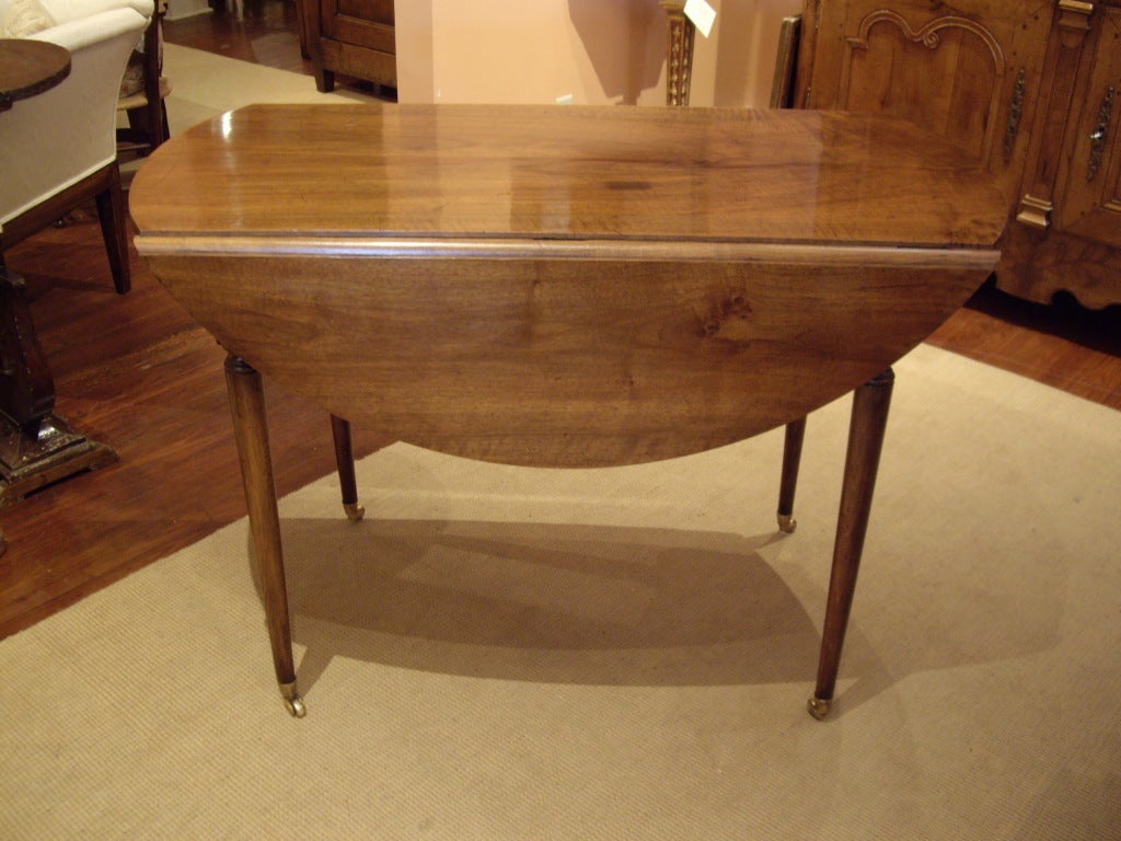 French Directoire drop-leaf walnut table For Sale