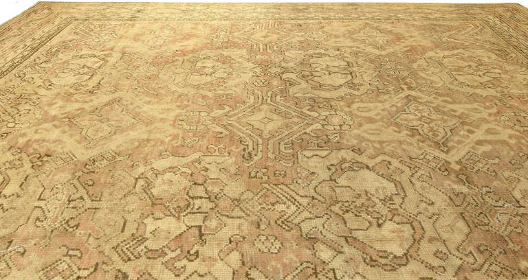 Oushak Rug In Excellent Condition In New York, NY