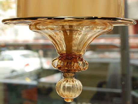 Italian Pair of 1920s-30s Venetian Glass Hanging Lamps For Sale