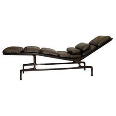 Vintage Charles and Ray Eames "Billy Wilder" Chaise