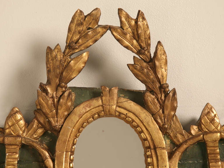 18th Century Original Paint and Gilt Mirror In Good Condition In Chicago, IL
