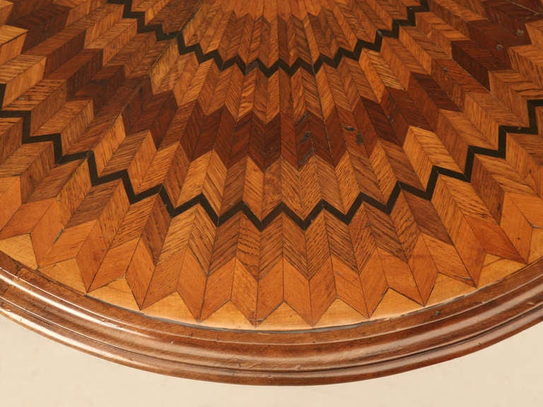 19th Century Hand Inlaid Pedestal Table with Over '1000' Individual Pieces In Good Condition In Chicago, IL