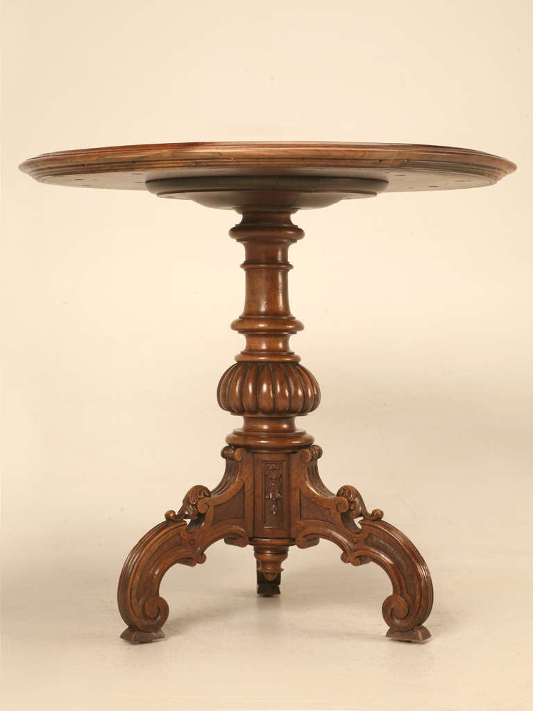 Walnut 19th Century Hand Inlaid Pedestal Table with Over '1000' Individual Pieces
