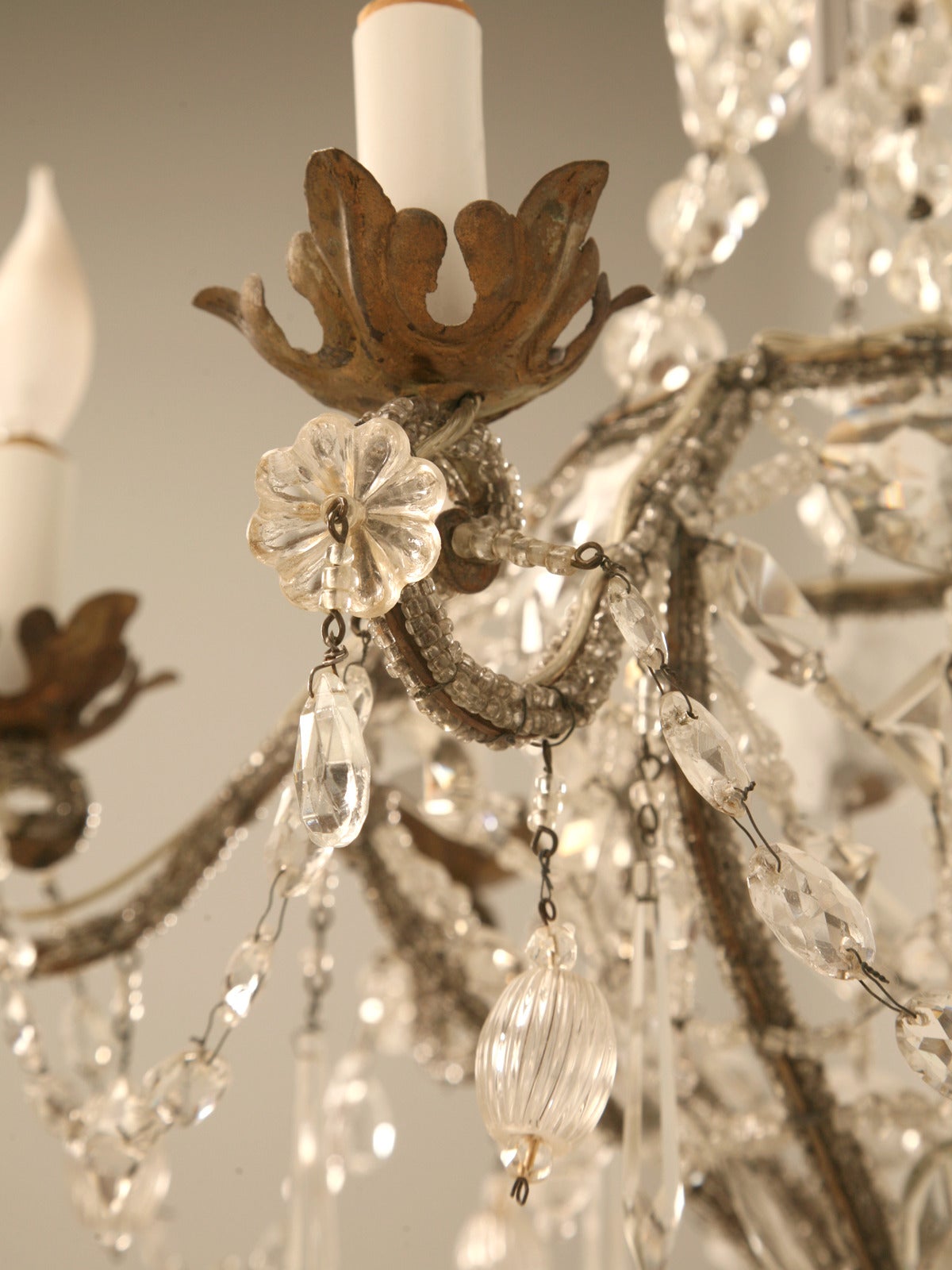 Vintage-Kronleuchter mit Perlen und Kristall im Zustand „Gut“ im Angebot in Chicago, IL