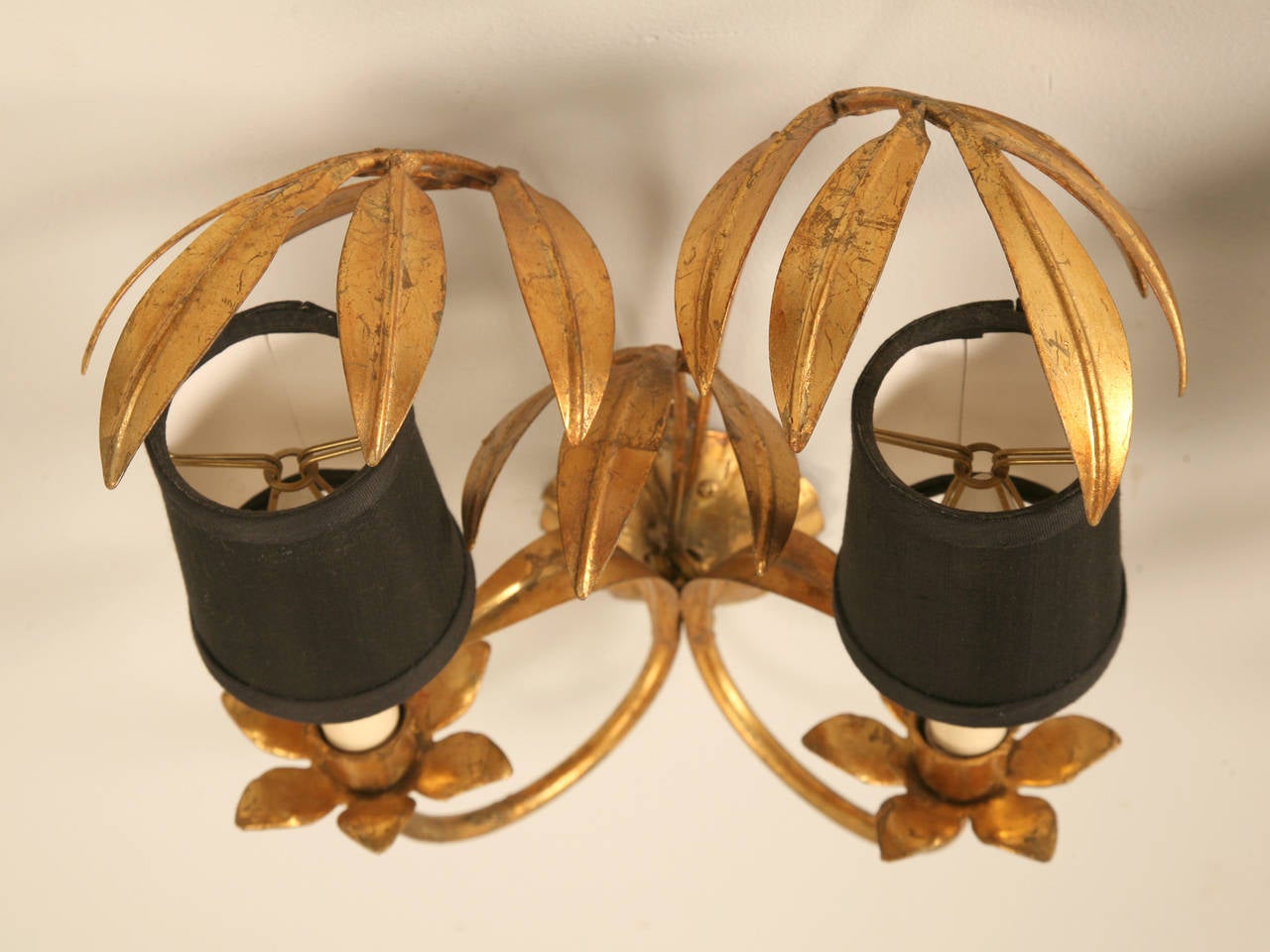 Pair of Vintage French Palm Leaf Sconces In Good Condition In Chicago, IL