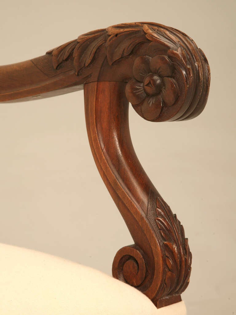 French Walnut Louis XIV Sofa, circa 1890 In Good Condition In Chicago, IL