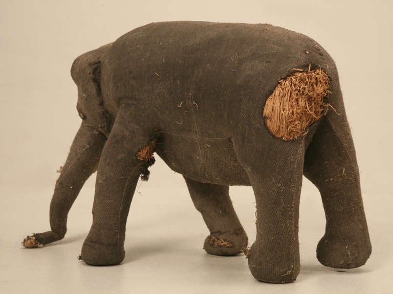 Français Antiquité française Child Childs Stuffed Elephant circa early 1900's Unrestored en vente