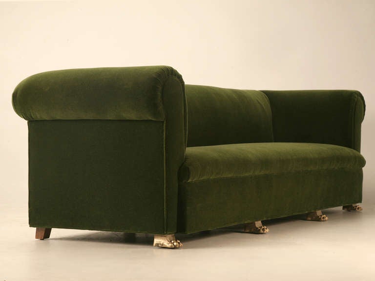 Custom Hand-Made Sofa in Any Dimension with Brass Lion Paw Feet with Horsehair (Chesterfield) im Angebot