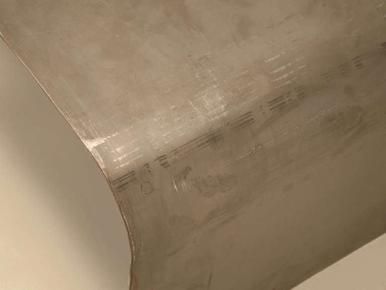 Mesa de centro de acero Disponible en tamaños y acabados opcionales por Old Plank Muy pesada Siglo XXI y contemporáneo en venta