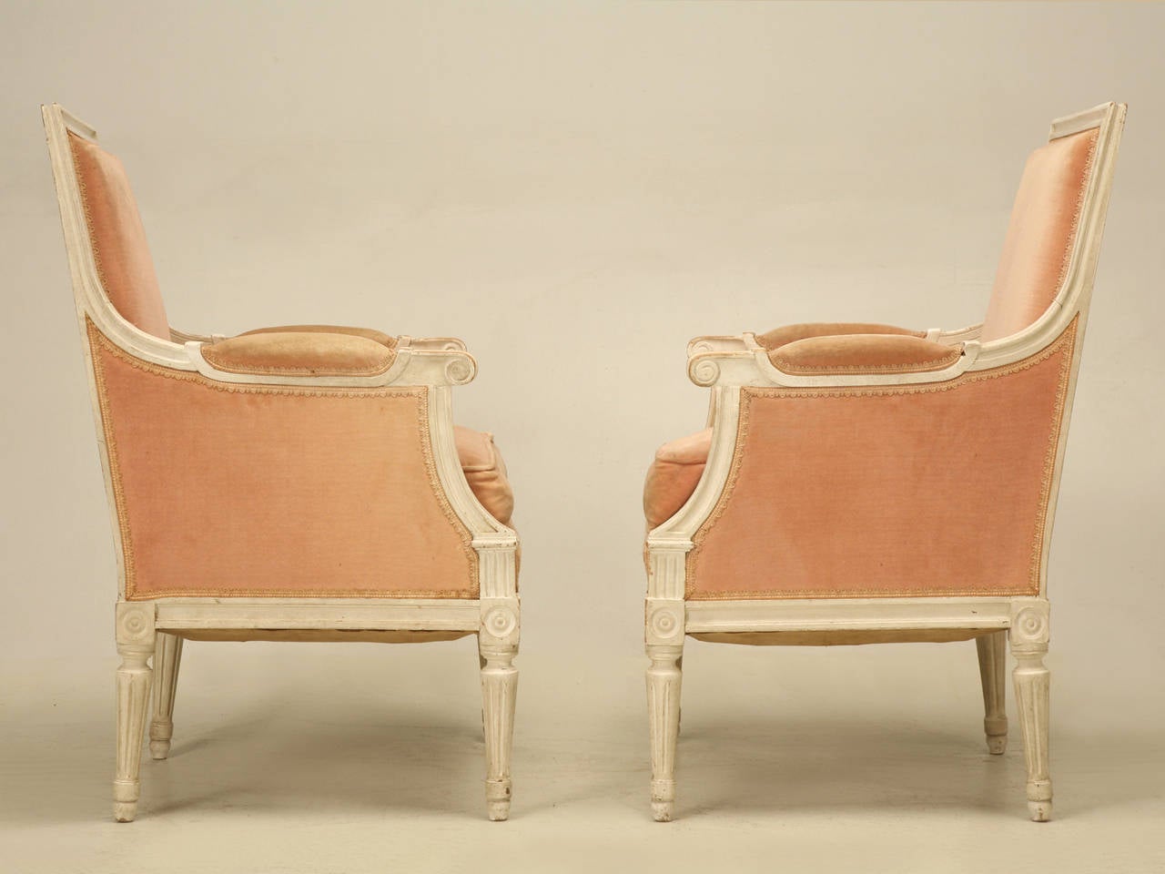 French Louis XVI Style Bergere Chairs in Original Paint 5