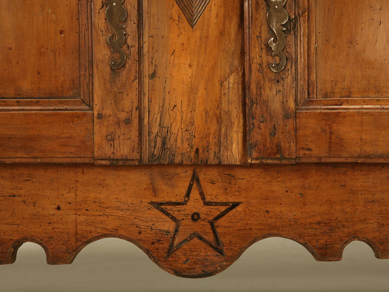 Late 18th Century Antique French Antique Buffet with Star and Diamond Motif From Directoire Period