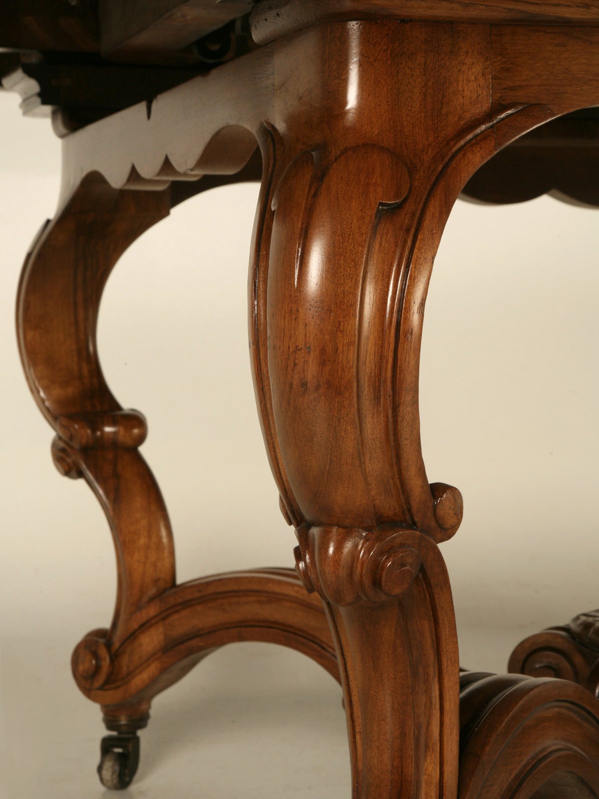 French Walnut Dining Table with Leaves from Ch. Jeanselme et Cie, circa 1890 4
