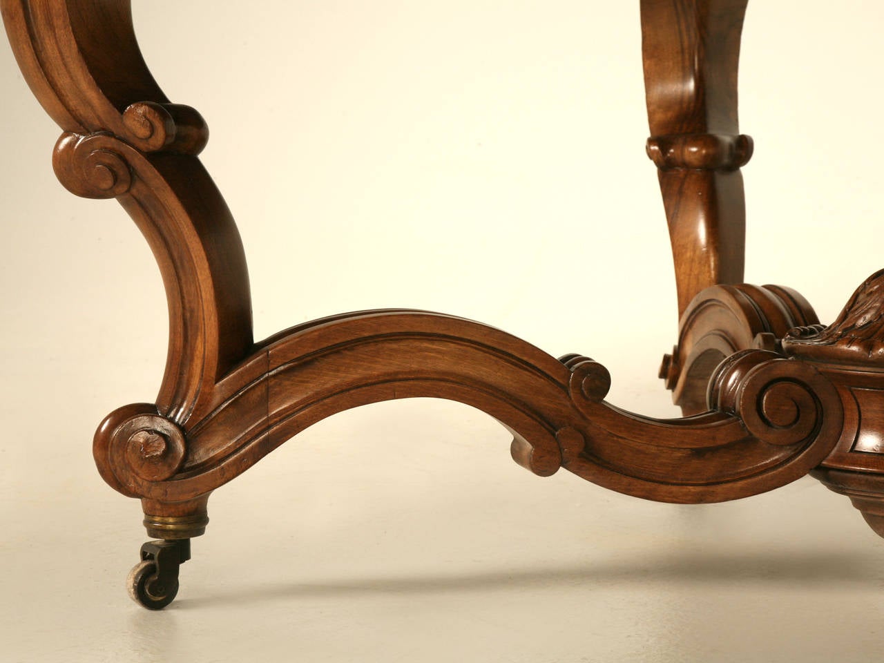 French Walnut Dining Table with Leaves from Ch. Jeanselme et Cie, circa 1890 5
