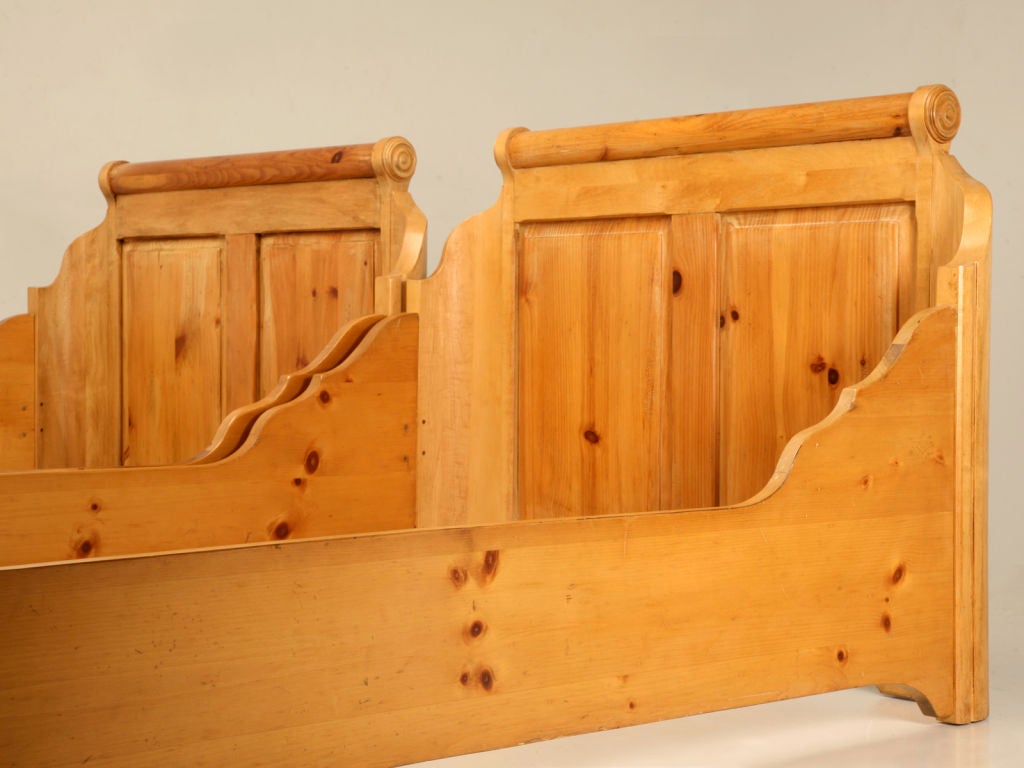 pine sleigh bed single