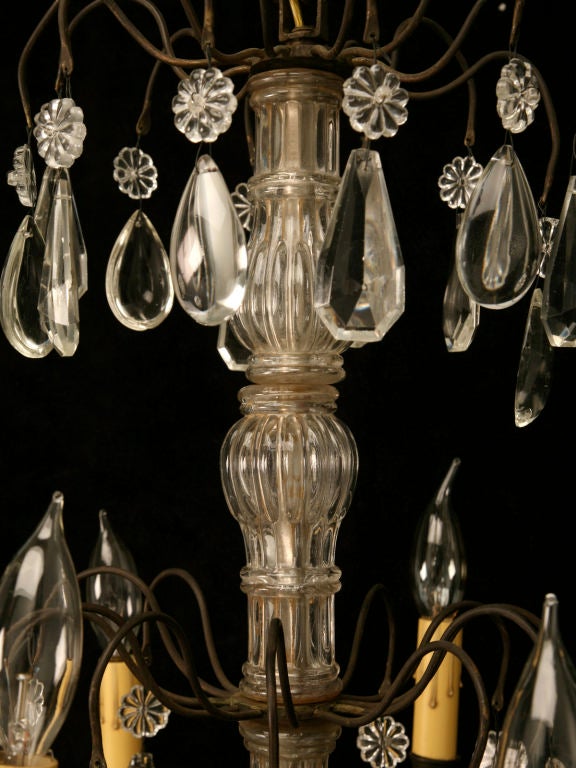 Rococo Vintage French Crystal and Bronze 8-Light Chandelier Beautiful Quality 