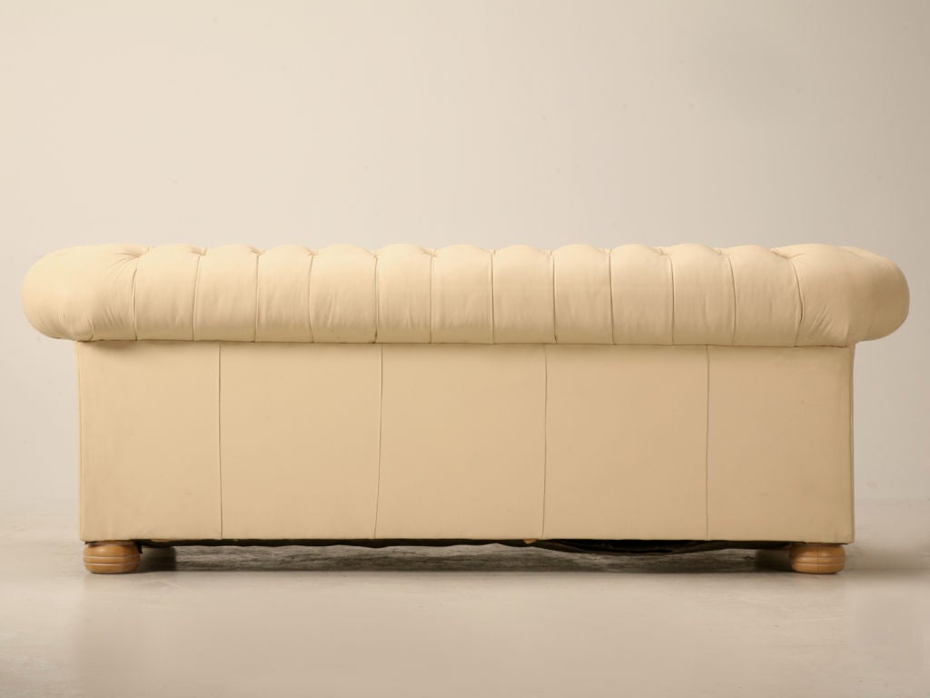 Pair of Vintage Cream Leather Chesterfield Style Sofas 3