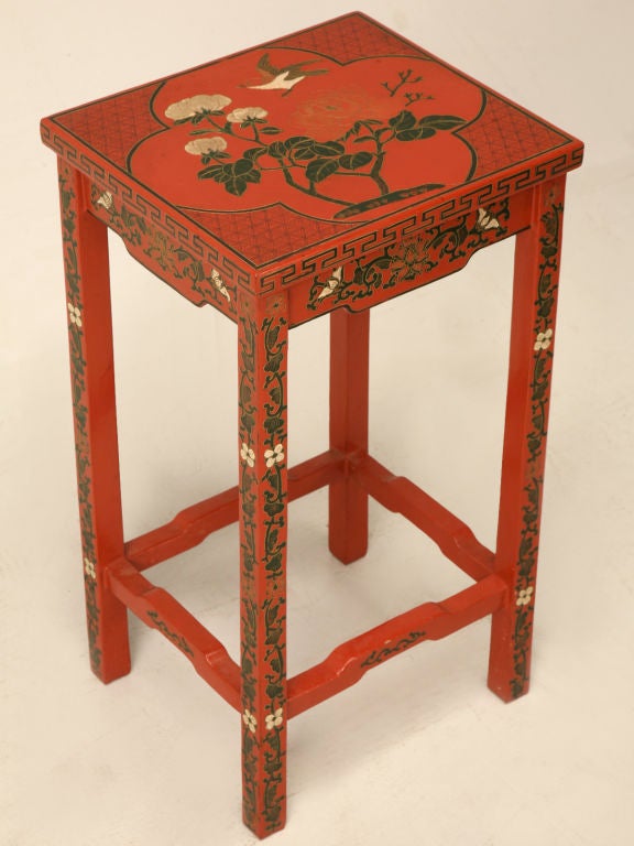 Set of Three Red Lacquer Chinoiserie Nesting Tables 5