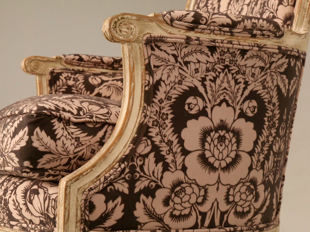Original Paint French Louis XVI Upholstered Bergere In Good Condition In Chicago, IL