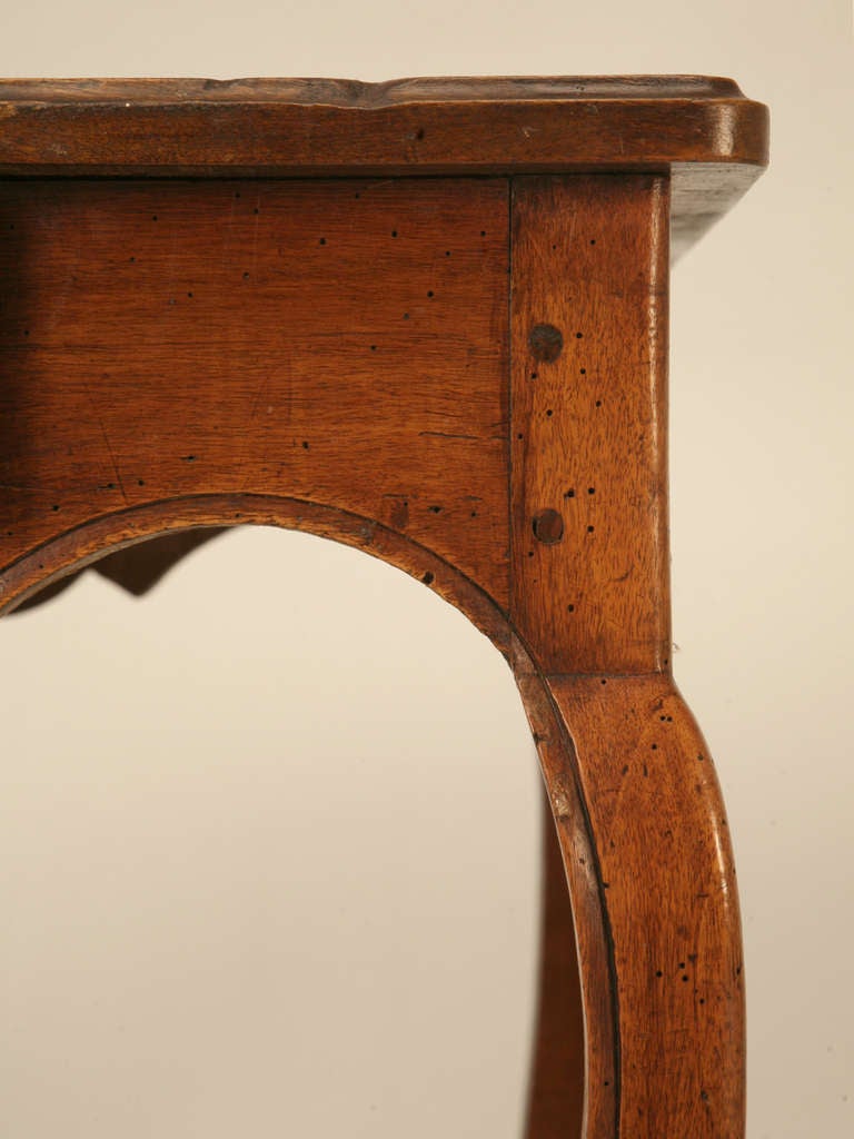Late 18th Century Original 18th C.Petite Antique French Louis XV Walnut Writing Table, Ladies Desk