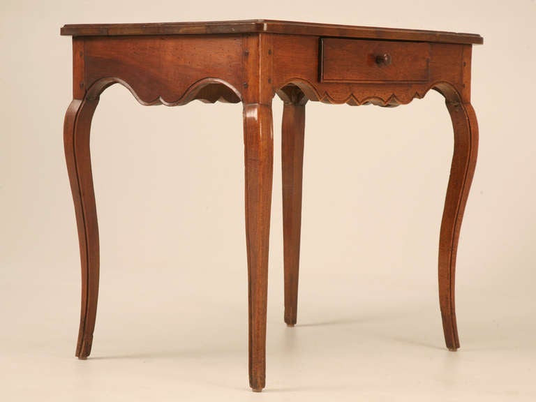 Original 18th C.Petite Antique French Louis XV Walnut Writing Table, Ladies Desk 2