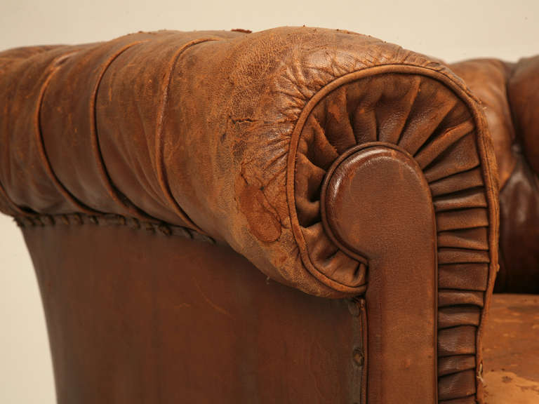 Classic Pair of All-Original Chesterfield Leather Chairs, circa 1900 In Fair Condition In Chicago, IL