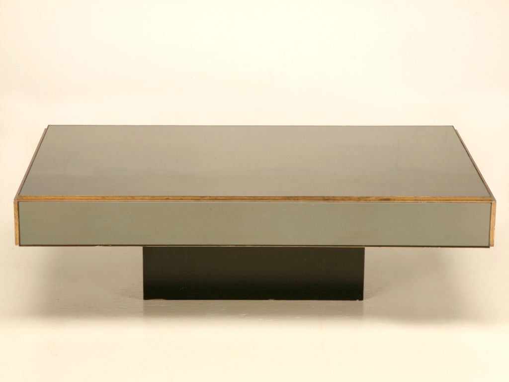 Vintage Ultra Modern Coffee Tables: Blending Timeless Style with Contemporary Design