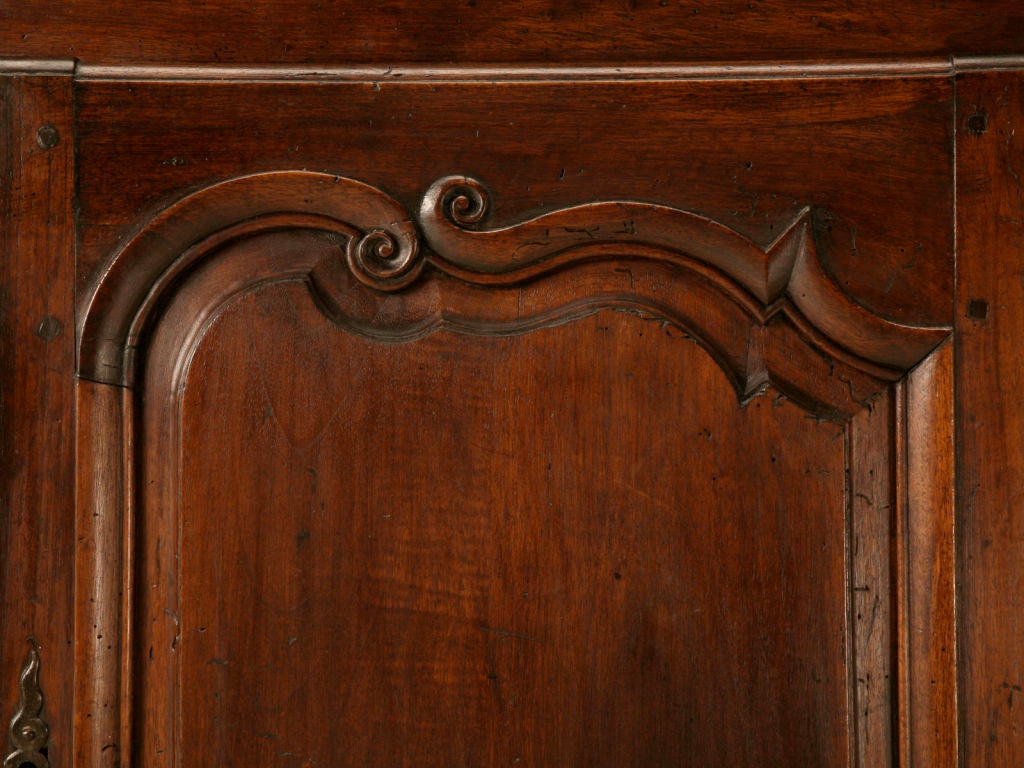 18th Century French Walnut Louis XV Cupboard with Original Marble Top For Sale 3