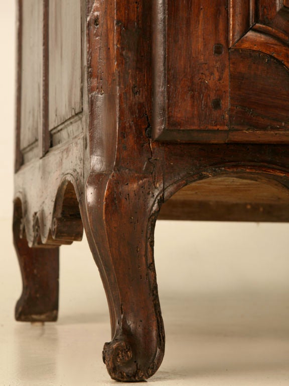 18th Century French Walnut Louis XV Cupboard with Original Marble Top For Sale 4