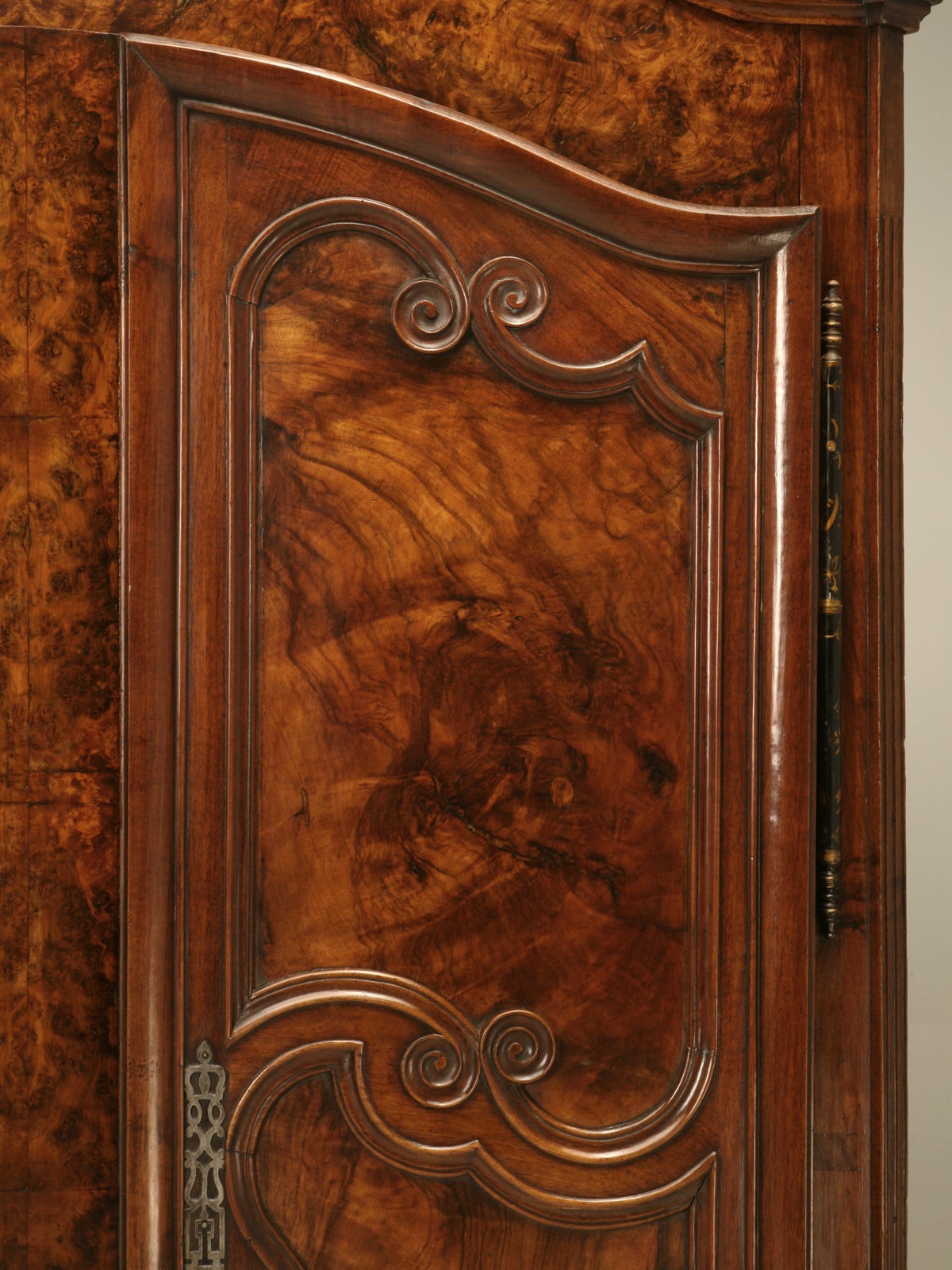 armoire hinges