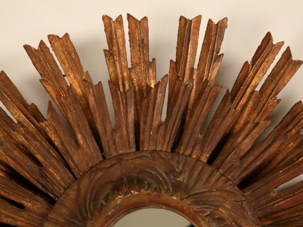 Antique Italian Carved Sunburst Mirror Original Patina from 1930's  In Good Condition For Sale In Chicago, IL