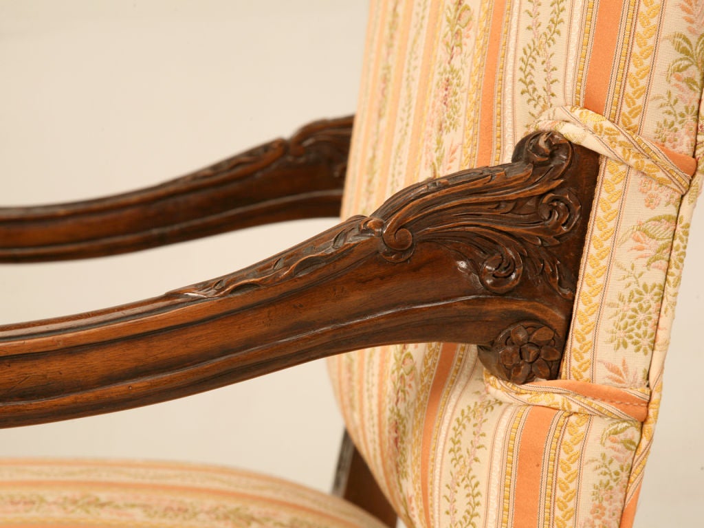 Outstanding Vintage French Rococo Style Throne Chair