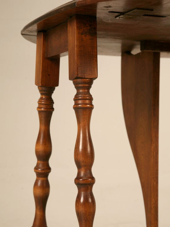 Petite Vintage Oak Drop-Leaf Side/End Table 2