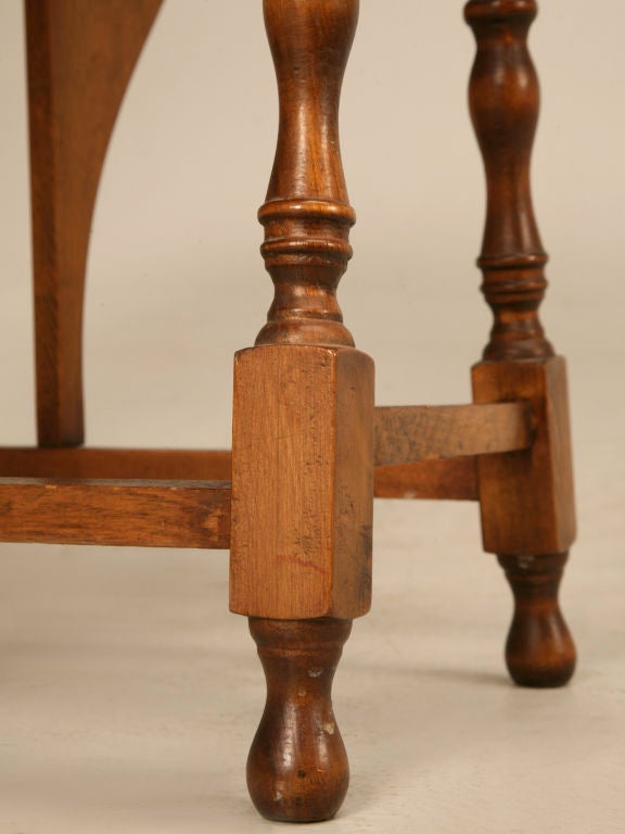 Petite Vintage Oak Drop-Leaf Side/End Table 3