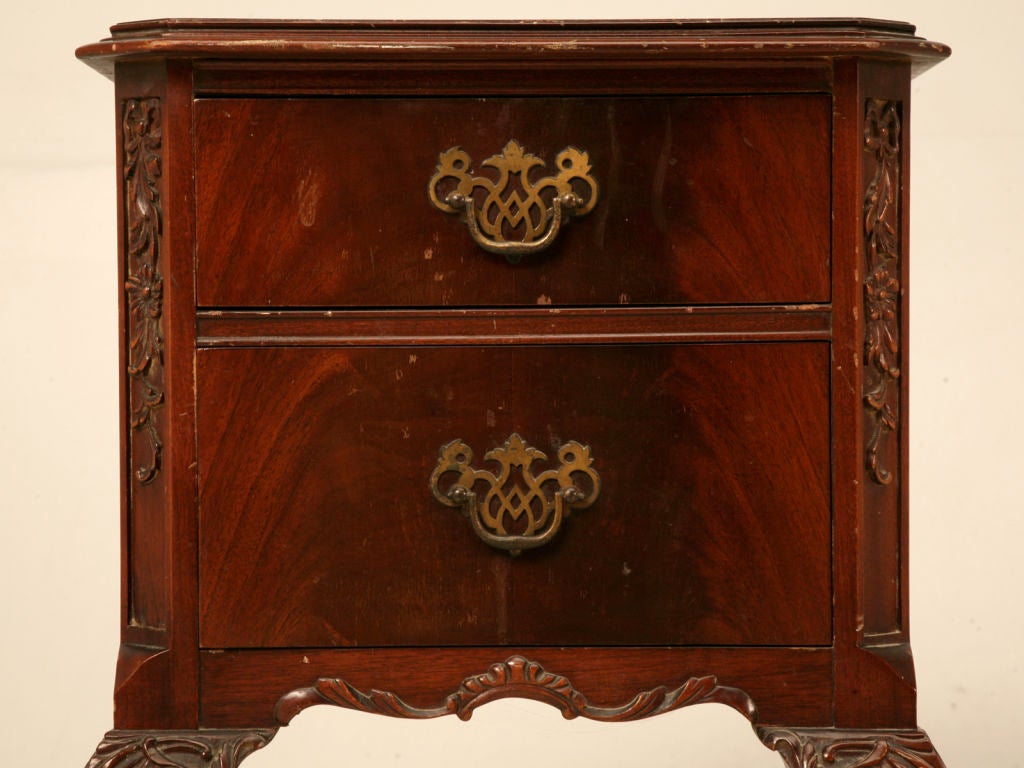 Vintage Chippendale Style Carved Mahogany Nightstand/Table 3