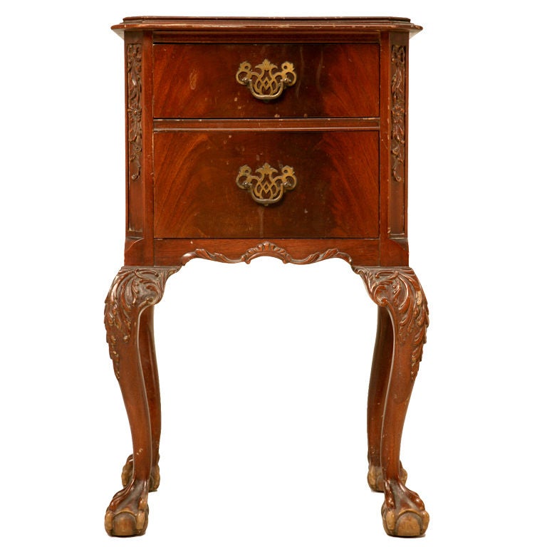 Vintage Chippendale Style Carved Mahogany Nightstand/Table at 1stdibs