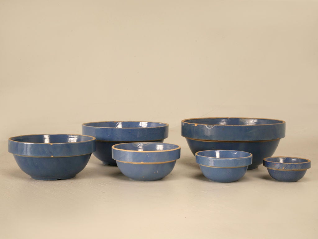 Set of Six Vintage American Pottery Dutch Blue Nesting Bowls