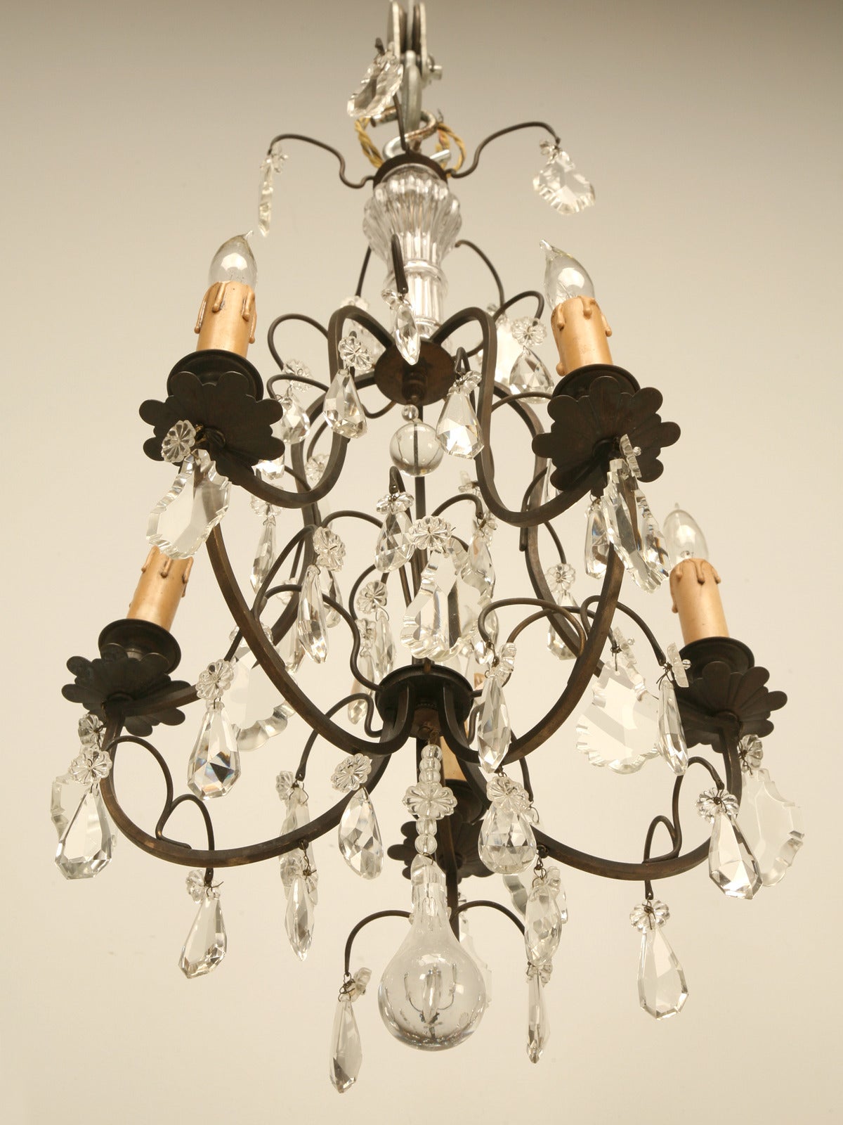 French Vintage Five-Light Bronze Chandelier For Sale 3