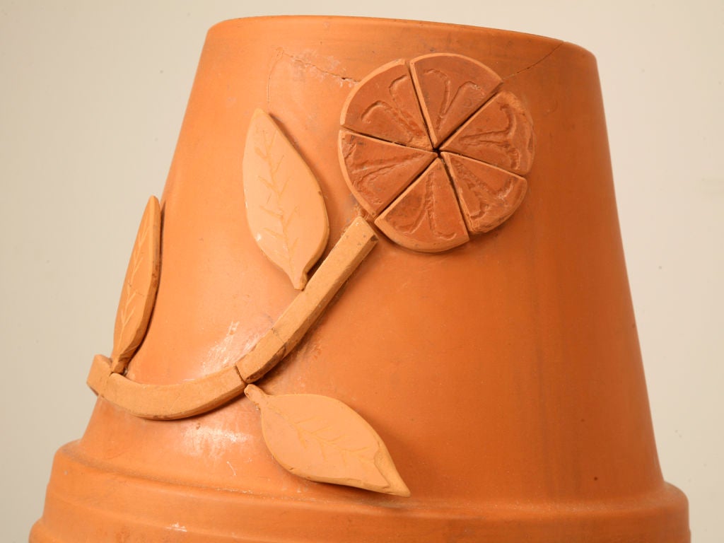 Escultura inglesa vintage de hombre en maceta de terracota para casa, jardín Cty Staffordshire Hecho a mano en venta