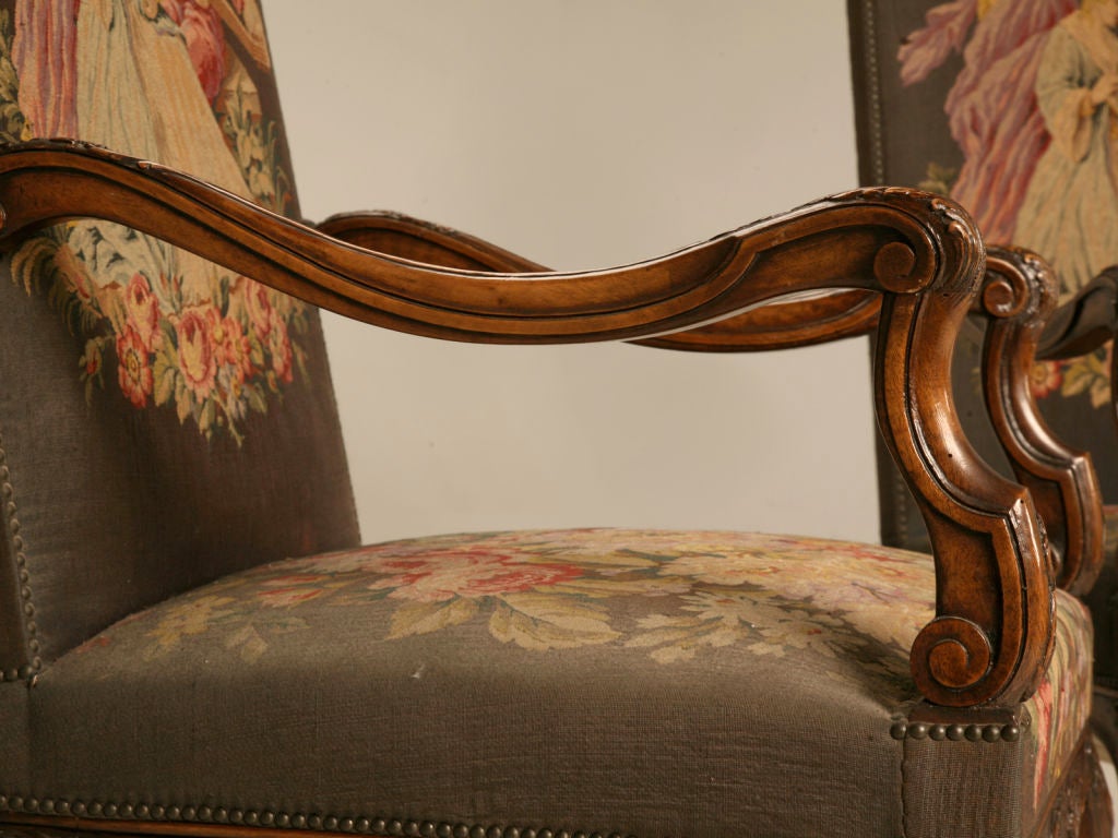 19th Century Magnificent Pair of Antique French Rococo Throne Chairs
