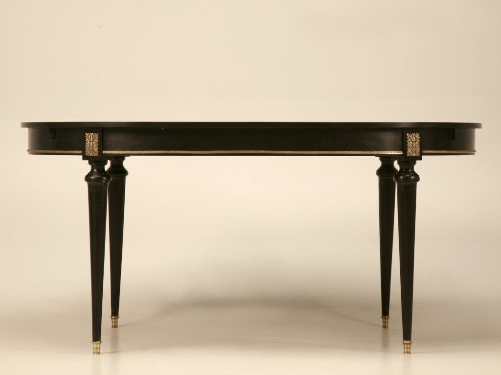 Ebonized Vintage French Louis XVI Oval Extending Dining Table In Excellent Condition In Chicago, IL