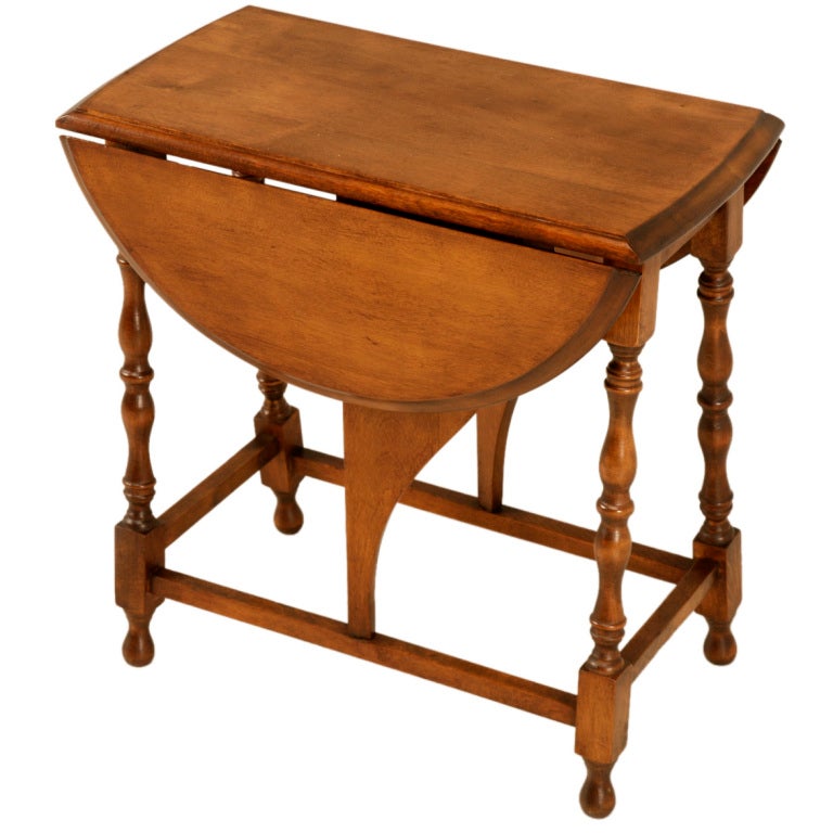 Awesome Petite Vintage American Drop-Leaf Side or End Table