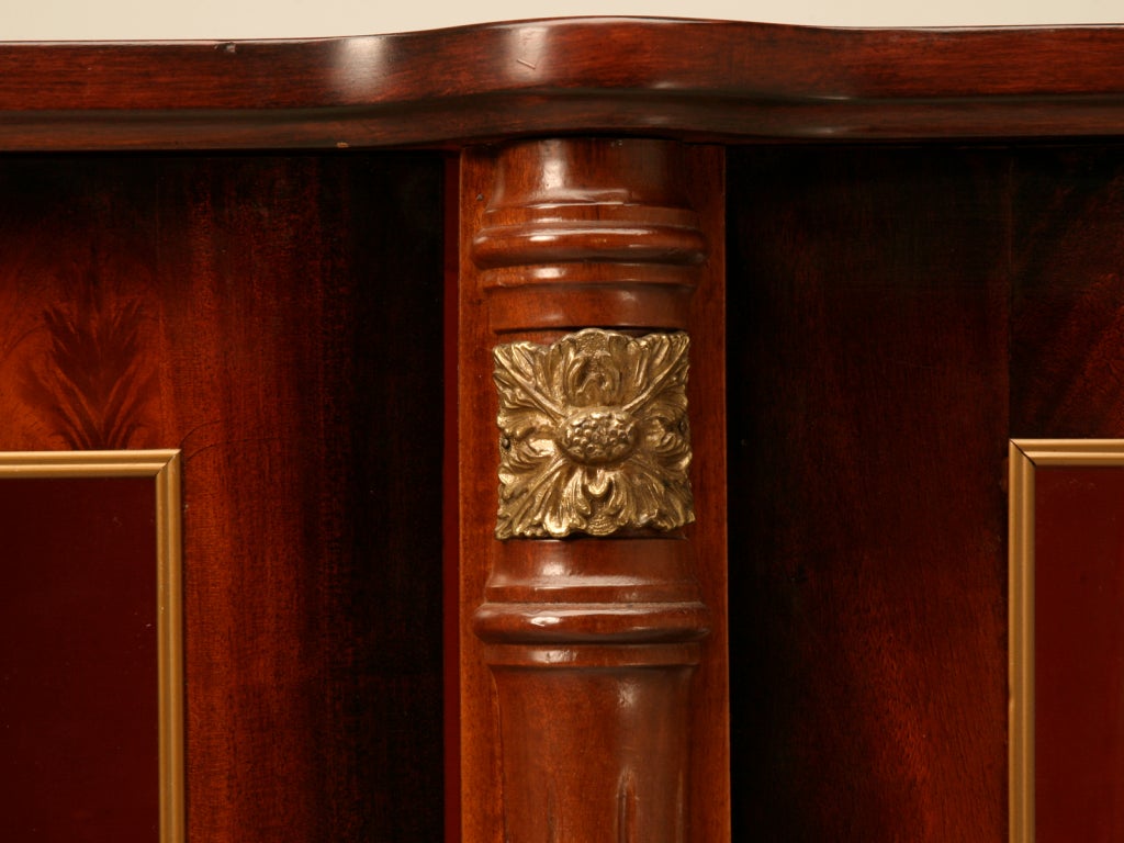 French LXVI Flame Mahogany China Cabinet/Bookcase w/Curved Ends In Good Condition In Chicago, IL